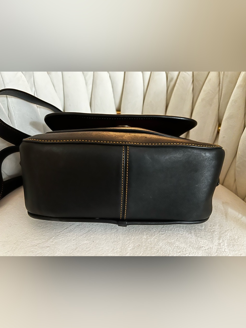 Coach Rambler's Legacy Bag in black glovetanned leather with brass hardware - Picture 5 of 9